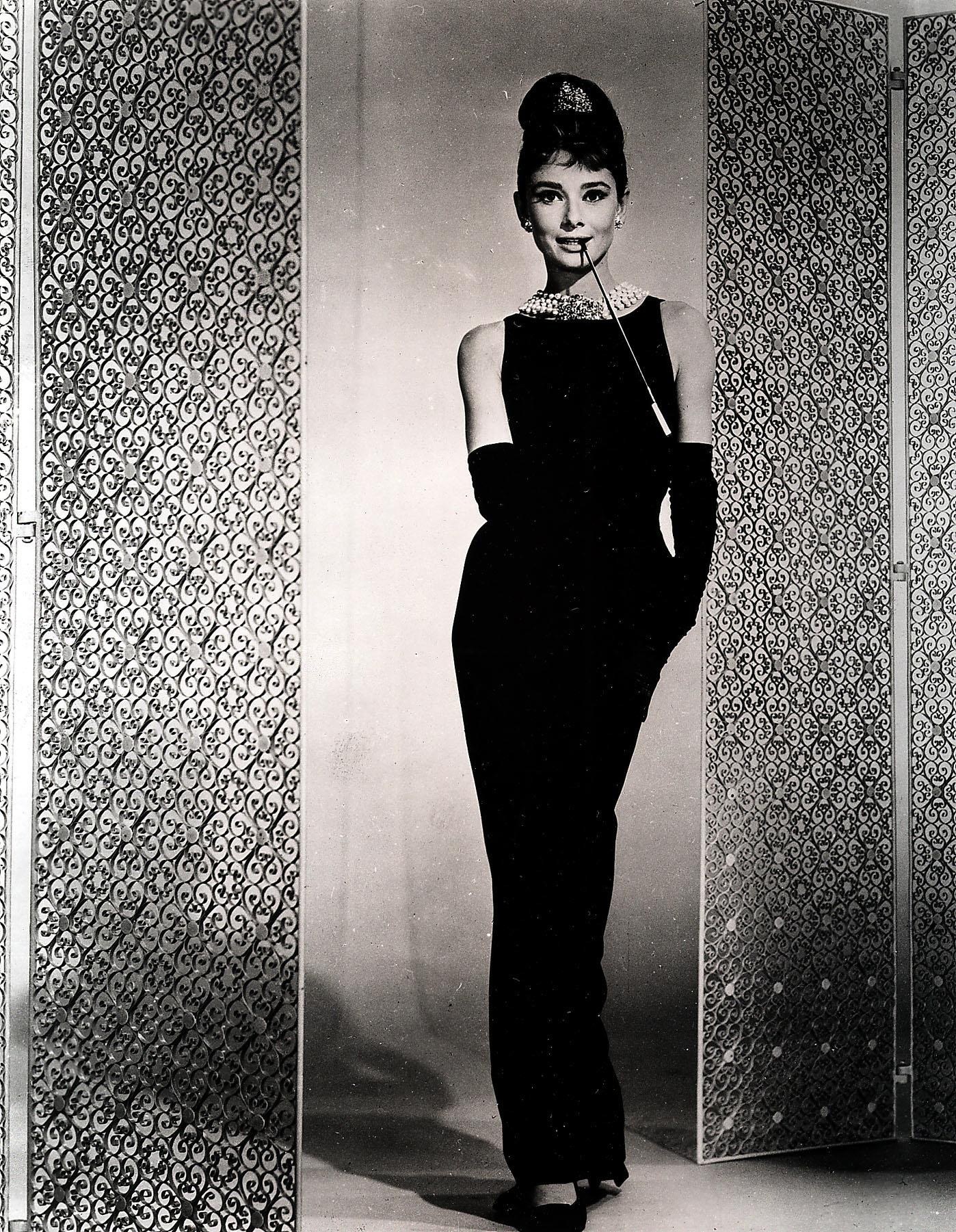 robe de cocktail noire Audrey Hepburn Breakfast at Tiffanys